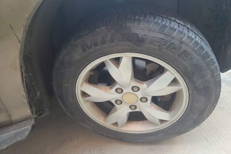 Used BYD S6 2013 Jingyue Edition 2.0L Manual Luxury Model 5 Seats Right Front Wheel Hub
