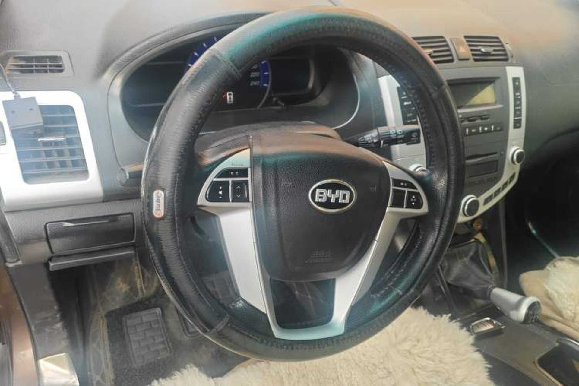 Used BYD S6 2013 Platinum Edition 2.0L Manual Luxury Model Steering Wheel
