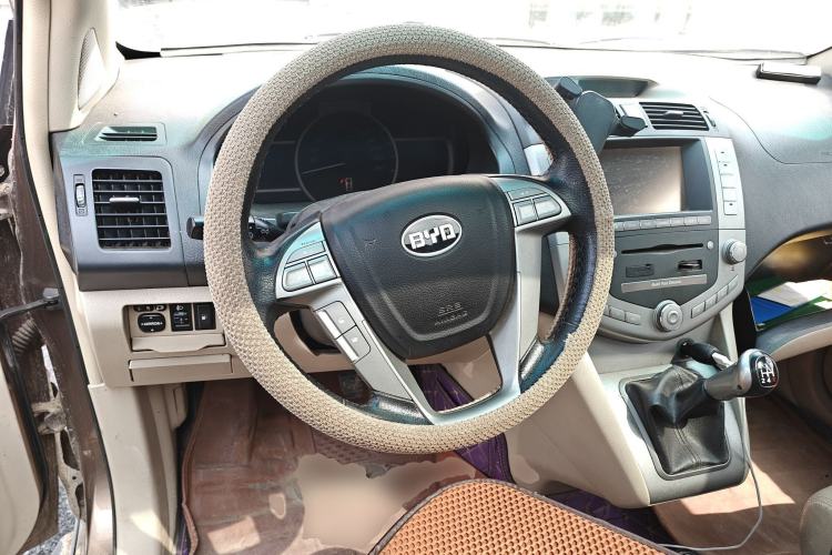 Used BYD S6 2013 Platinum Edition 2.0L Manual Luxury Model Steering Wheel