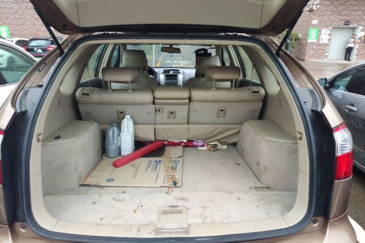Used BYD S6 2013 Platinum Edition 2.4L Automatic Luxury Model Trunk
