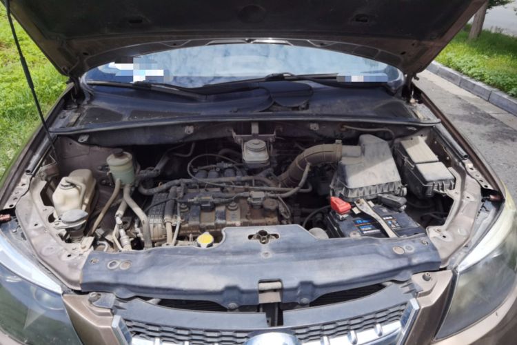 Used BYD S6 2013 Jingyue Edition 2.0L Manual Luxury Model 5 Seats Engine Bay