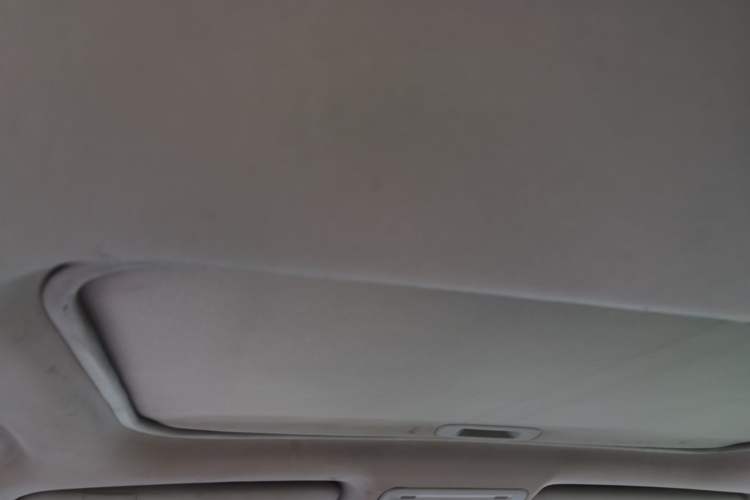 Used BYD S6 2013 Jingyue Edition 2.0L Manual Luxury Model 5 Seats Headliner