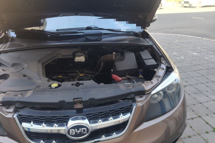 Used BYD S6 2013 Jingyue Edition 2.0L Manual Luxury Model 5 Seats Engine Bay Left