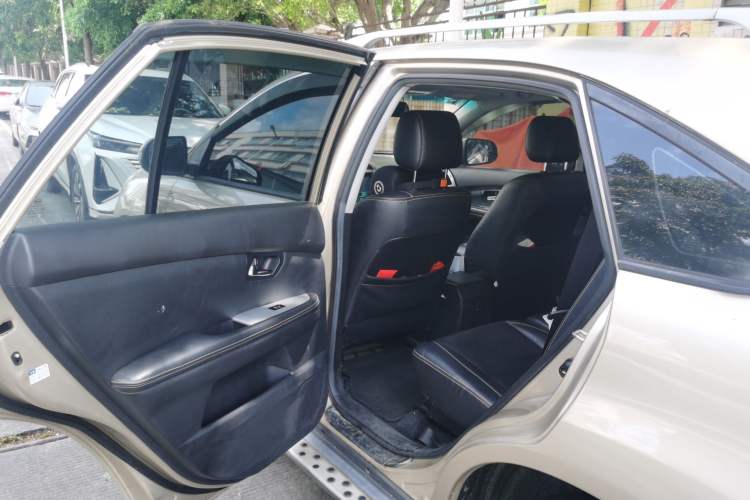 Used BYD S6 2013 Jingyue Edition 2.0L Manual Luxury Model 5 Seats Left Rear Seat