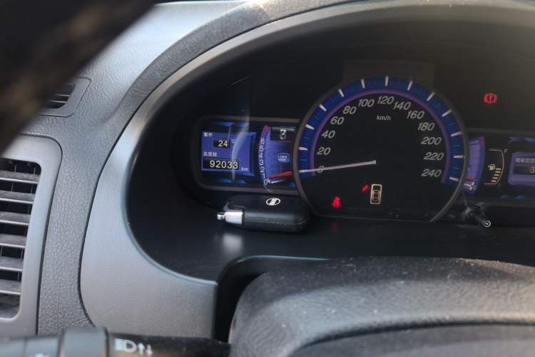 Used BYD S6 2013 Jingyue Edition 2.0L Manual Luxury Model 5 Seats Odometer Close Up