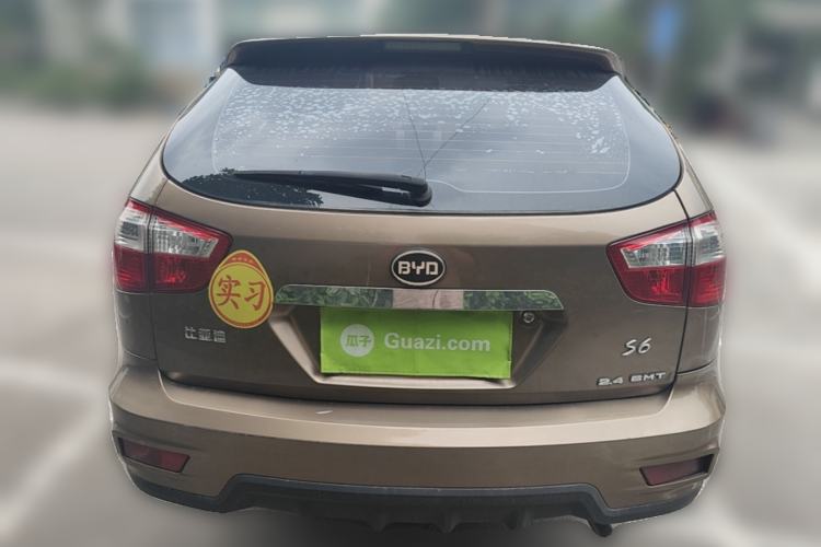 Used BYD S6 2013 Jingyue Edition 2.4L Manual Luxury 5-Seater Rear