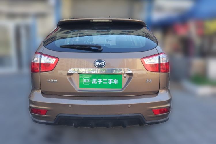 Used BYD S6 2013 Jingyue Edition 2.0L Manual Luxury Model 5 Seats Rear