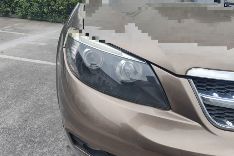 Used BYD S6 2013 Jingyue Edition 2.4L Manual Luxury 5-Seater Right Front Headlight