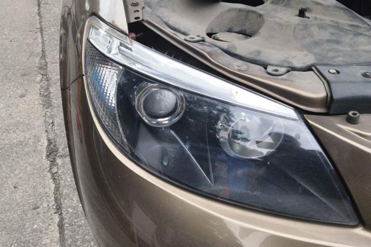 Used BYD S6 2013 Platinum Edition 2.0L Manual Elite Model Right Front Headlight