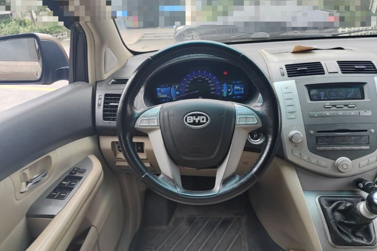 Used BYD S6 2013 Jingyue Edition 2.4L Manual Luxury 5-Seater Steering Wheel