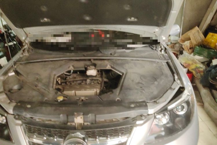 Used BYD S6 2013 Platinum Edition 2.4L Automatic Luxury Model Engine Bay Left