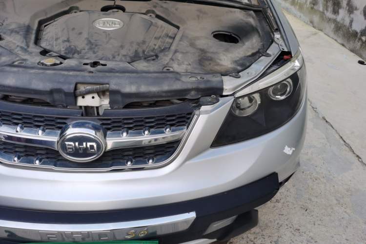 Used BYD S6 2013 Jingyue Edition 2.0L Manual Luxury Model 5 Seats Engine Bay Left