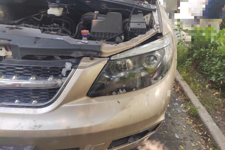 Used BYD S6 2013 Platinum Edition 2.0L Manual Luxury Model Engine Bay Left
