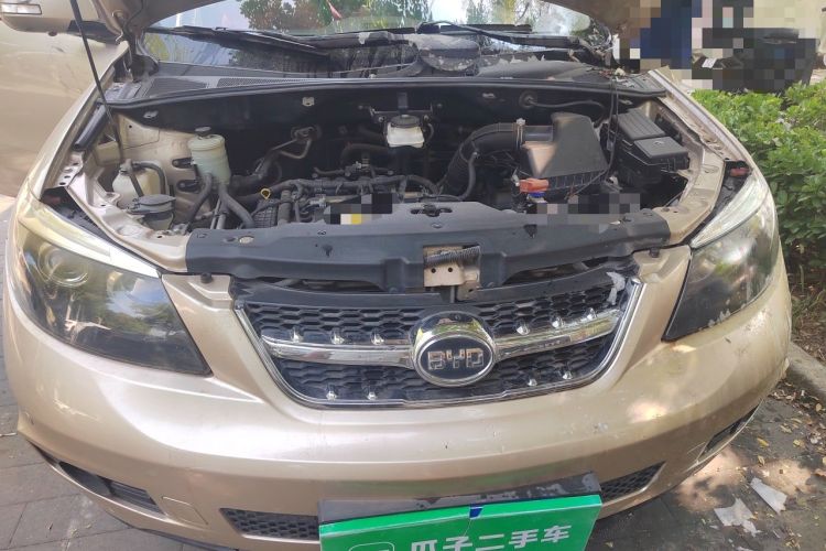 Used BYD S6 2013 Platinum Edition 2.0L Manual Luxury Model Engine Bay