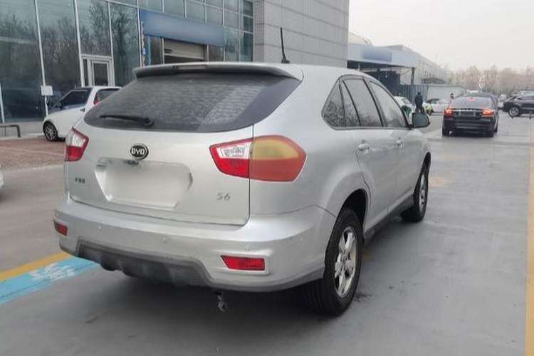 Used BYD S6 2013 Platinum Edition 2.0L Manual Luxury Model Exterior 2