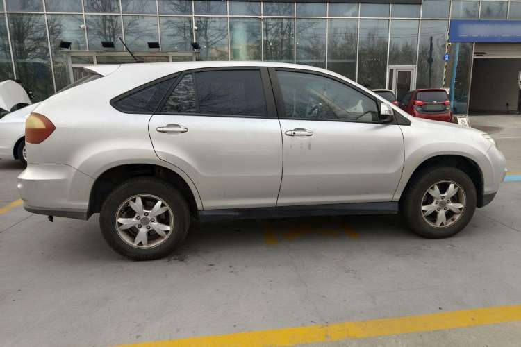Used BYD S6 2013 Platinum Edition 2.0L Manual Luxury Model Exterior 6