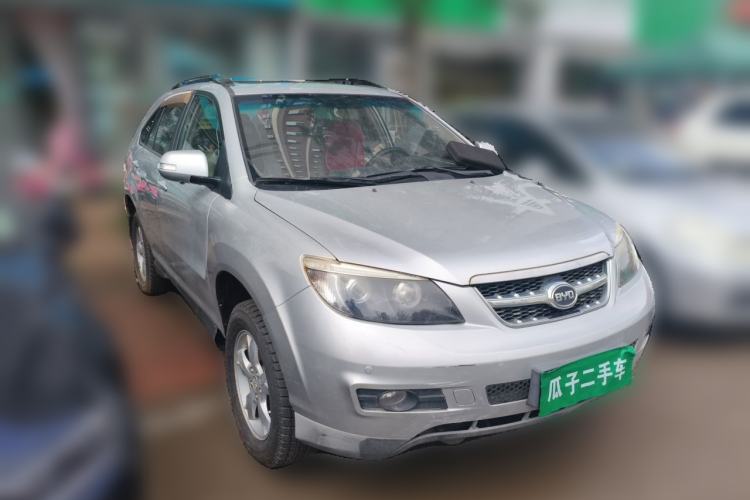 Used BYD S6 2013 Platinum Edition 2.0L Manual Luxury Model Front Right 45 Deg