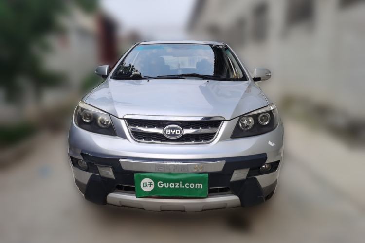 Used BYD S6 2013 Jingyue Edition 2.0L Manual Luxury Model 5 Seats Front
