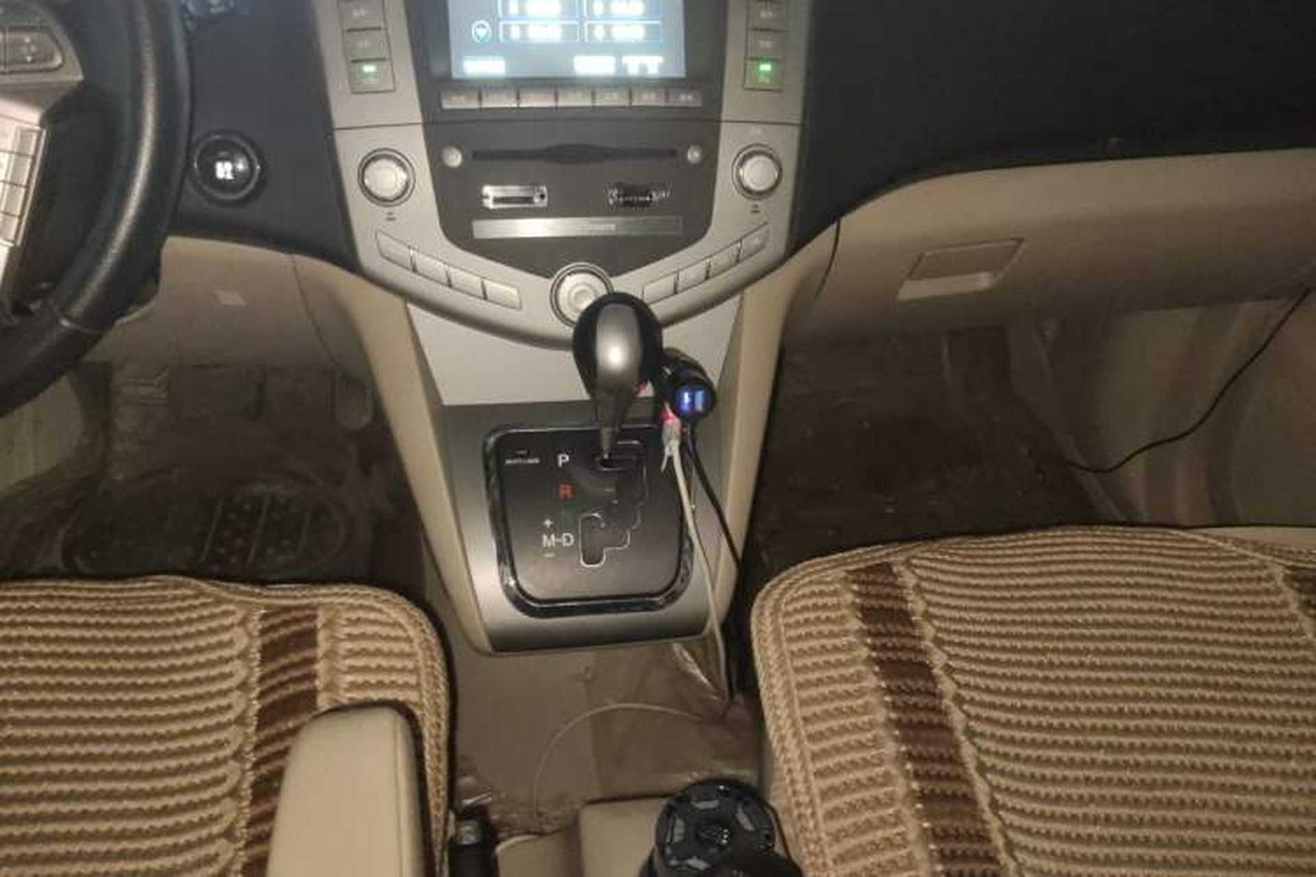 Used BYD S6 2013 Platinum Edition 2.4L Automatic Luxury Model Gear Lever