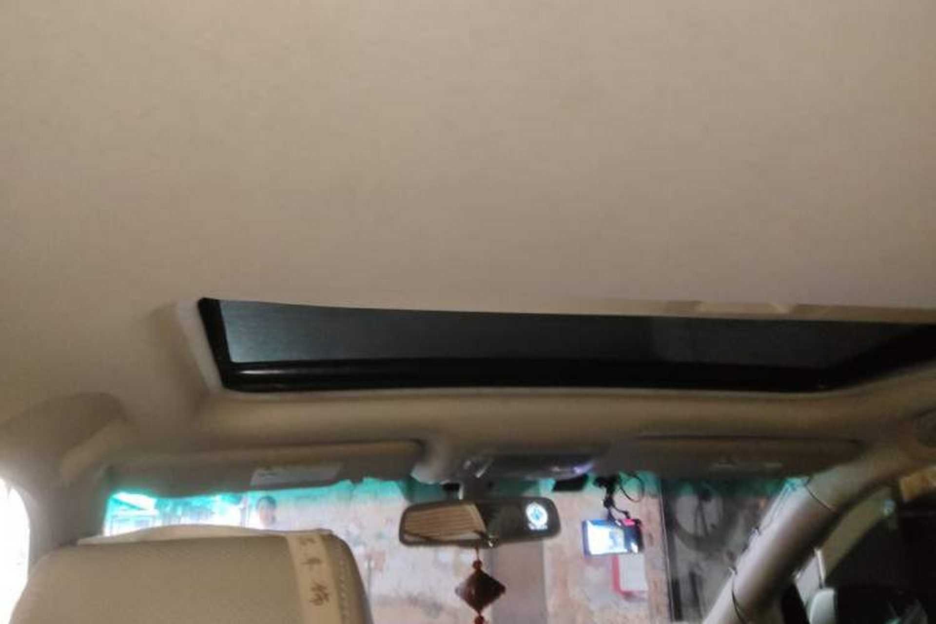 Used BYD S6 2013 Platinum Edition 2.4L Automatic Luxury Model Headliner