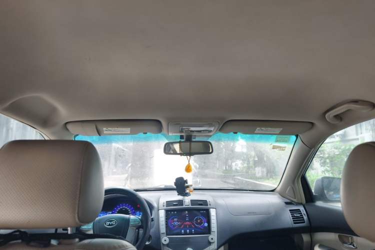Used BYD S6 2013 Jingyue Edition 2.0L Manual Luxury Model 5 Seats Headliner
