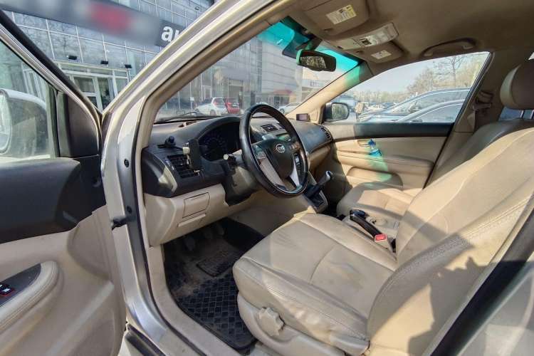 Used BYD S6 2013 Platinum Edition 2.0L Manual Luxury Model Interior 3