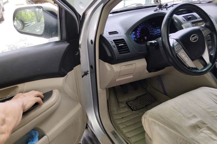 Used BYD S6 2013 Jingyue Edition 2.0L Manual Luxury Model 5 Seats Left Front Seat