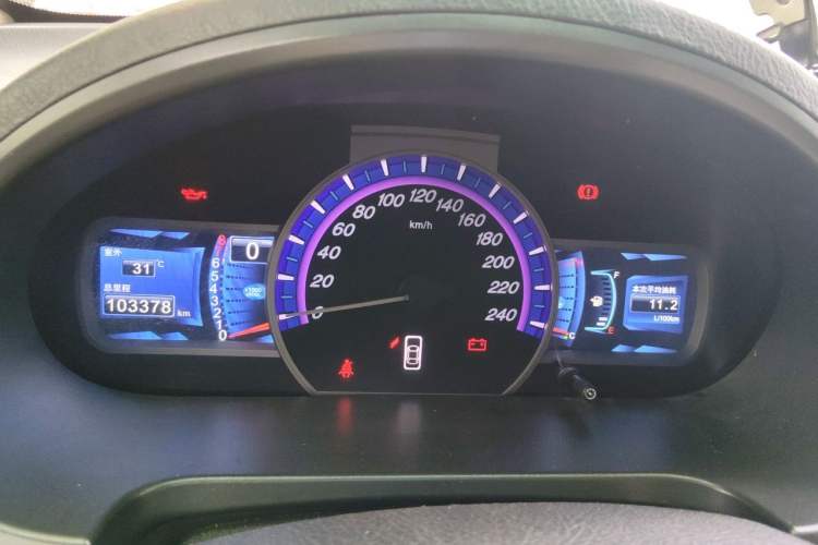 Used BYD S6 2013 Jingyue Edition 2.0L Manual Luxury Model 5 Seats Odometer Close Up