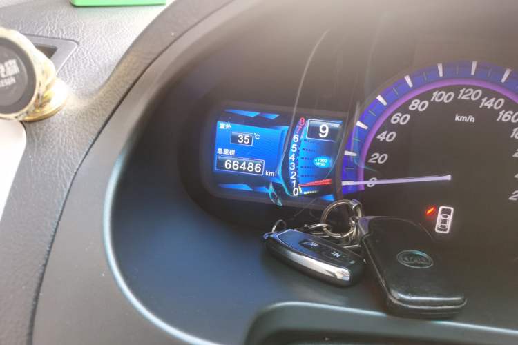 Used BYD S6 2013 Jingyue Edition 2.0L Manual Luxury Model 5 Seats Odometer Close Up