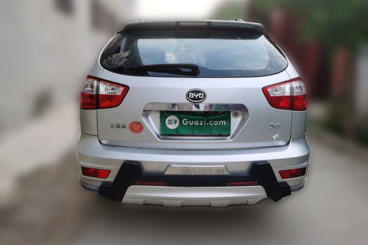 Used BYD S6 2013 Jingyue Edition 2.0L Manual Luxury Model 5 Seats Rear