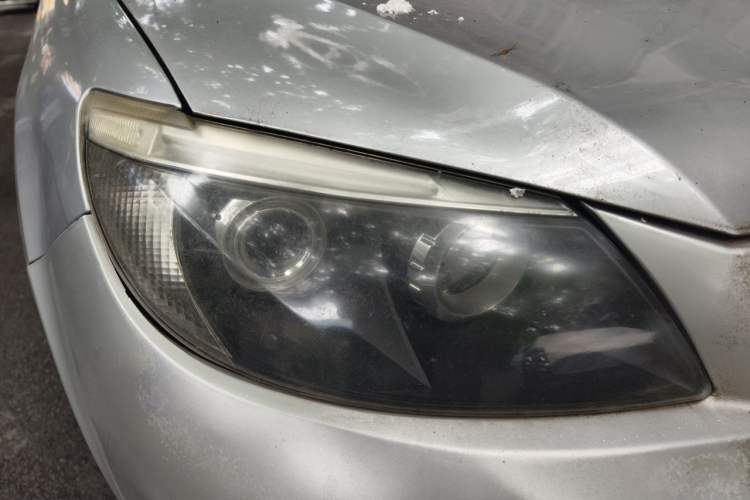 Used BYD S6 2013 Jingyue Edition 2.0L Manual Luxury Model 5 Seats Right Front Headlight
