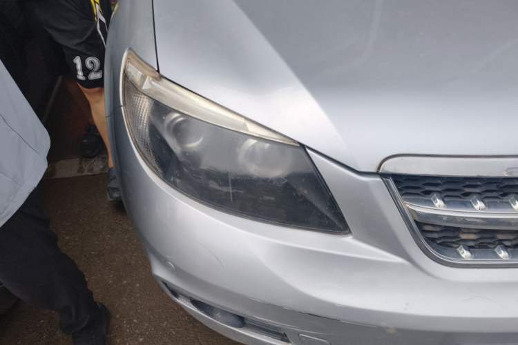 Used BYD S6 2013 Platinum Edition 2.0L Manual Luxury Model Right Front Headlight
