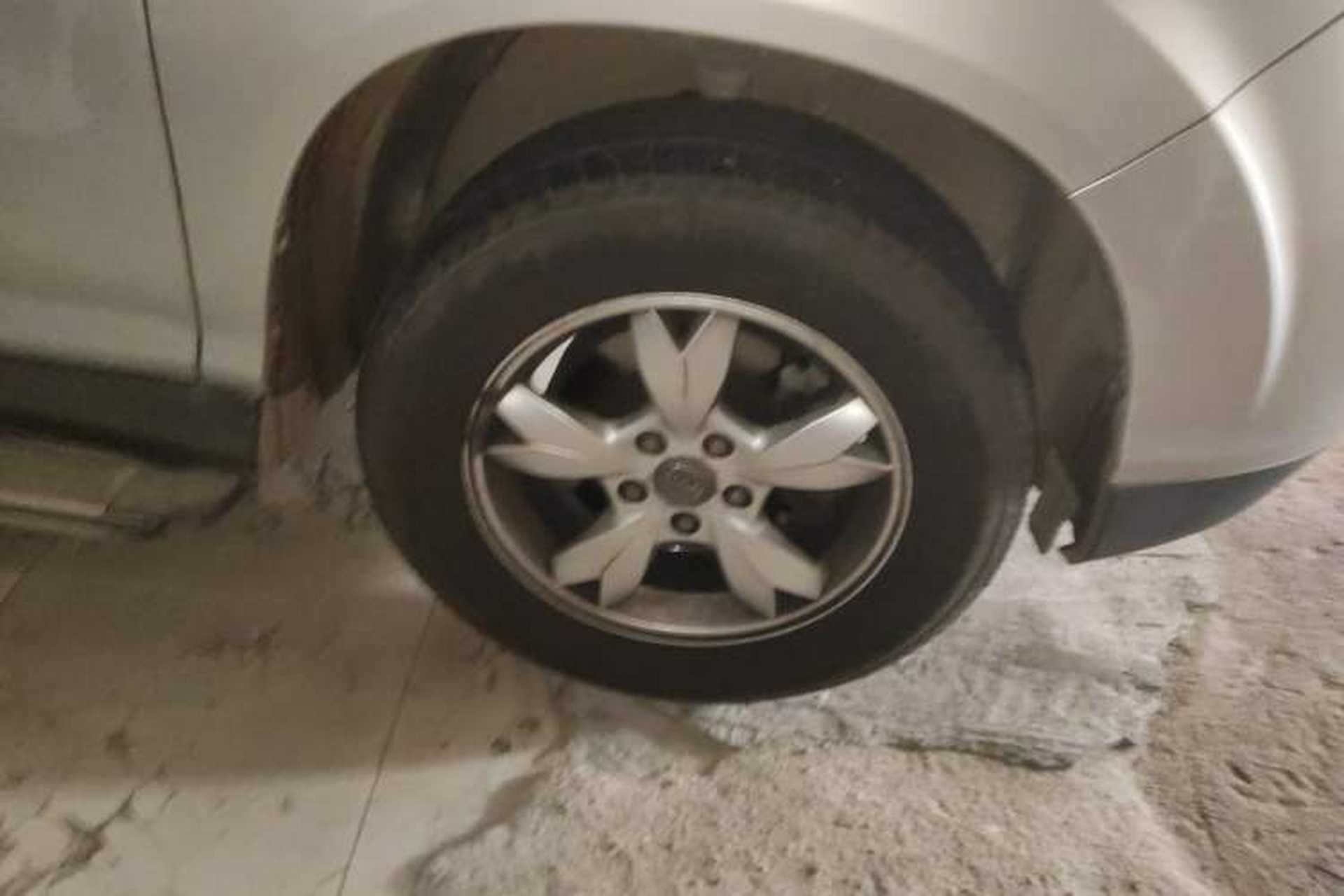 Used BYD S6 2013 Platinum Edition 2.4L Automatic Luxury Model Right Front Wheel Hub