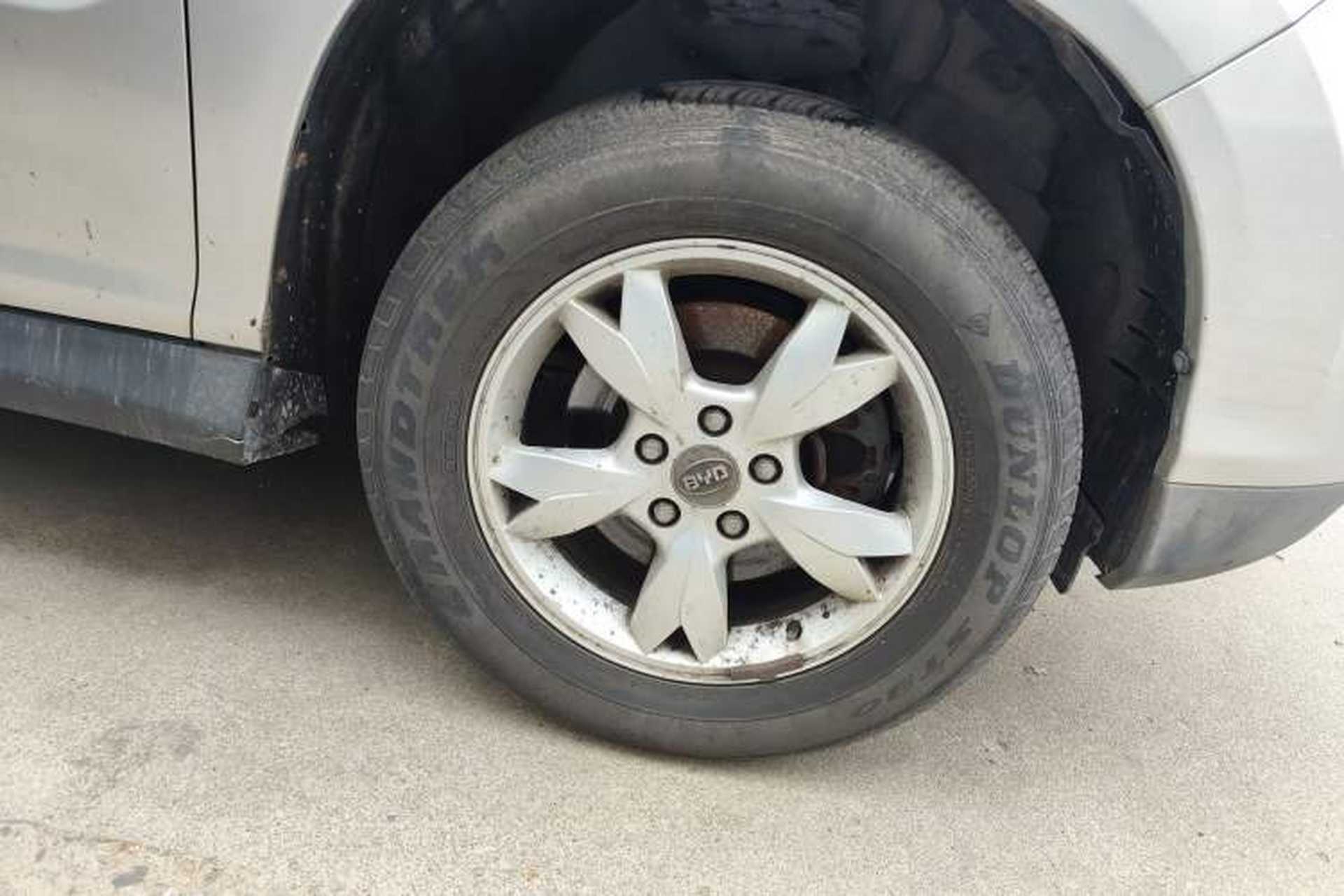 Used BYD S6 2013 Jingyue Edition 2.0L Manual Luxury Model 5 Seats Right Front Wheel Hub