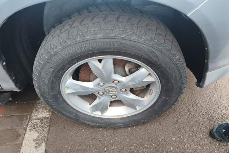 Used BYD S6 2013 Platinum Edition 2.0L Manual Luxury Model Right Front Wheel Hub