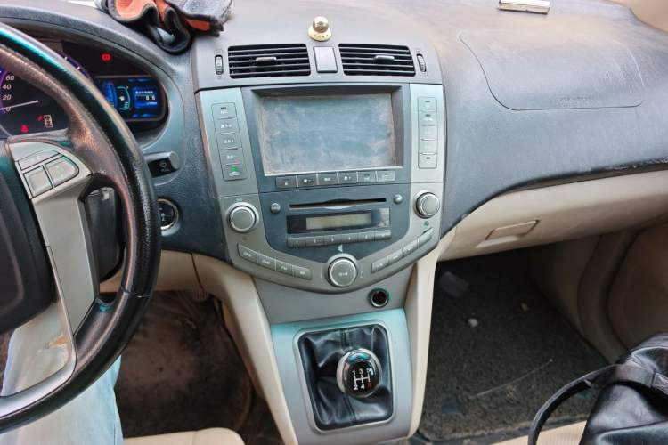 Used BYD S6 2013 Platinum Edition 2.0L Manual Luxury Model Audio And AC Panel