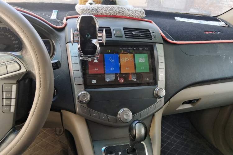 Used BYD S6 2013 Jingyue Edition 2.4L Automatic Elite Model 5 Seats Audio And AC Panel