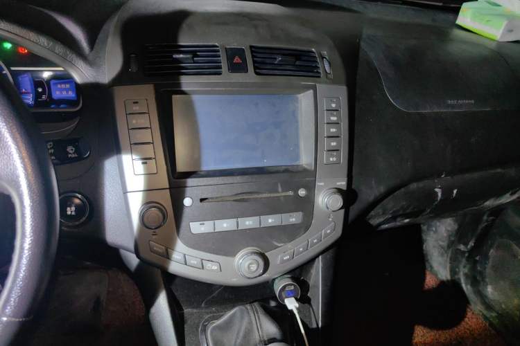 Used BYD S6 2013 Jingyue Edition 2.0L Manual Elite Model 5 Seats Audio And AC Panel