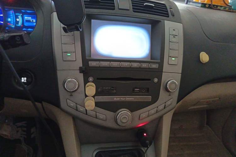 Used BYD S6 2013 Platinum Edition 2.0L Manual Luxury Model Audio And AC Panel