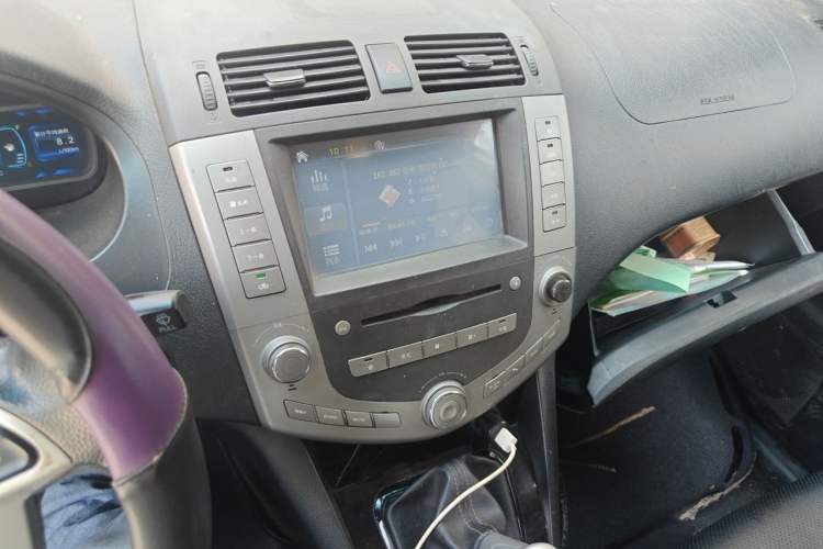 Used BYD S6 2013 Platinum Edition 2.0L Manual Luxury Model Audio And AC Panel