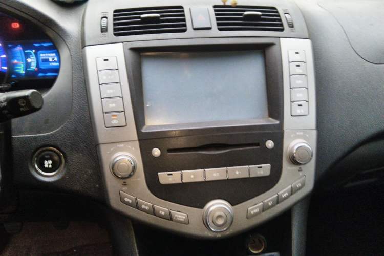 Used BYD S6 2013 Platinum Edition 2.0L Manual Luxury Model Audio And AC Panel