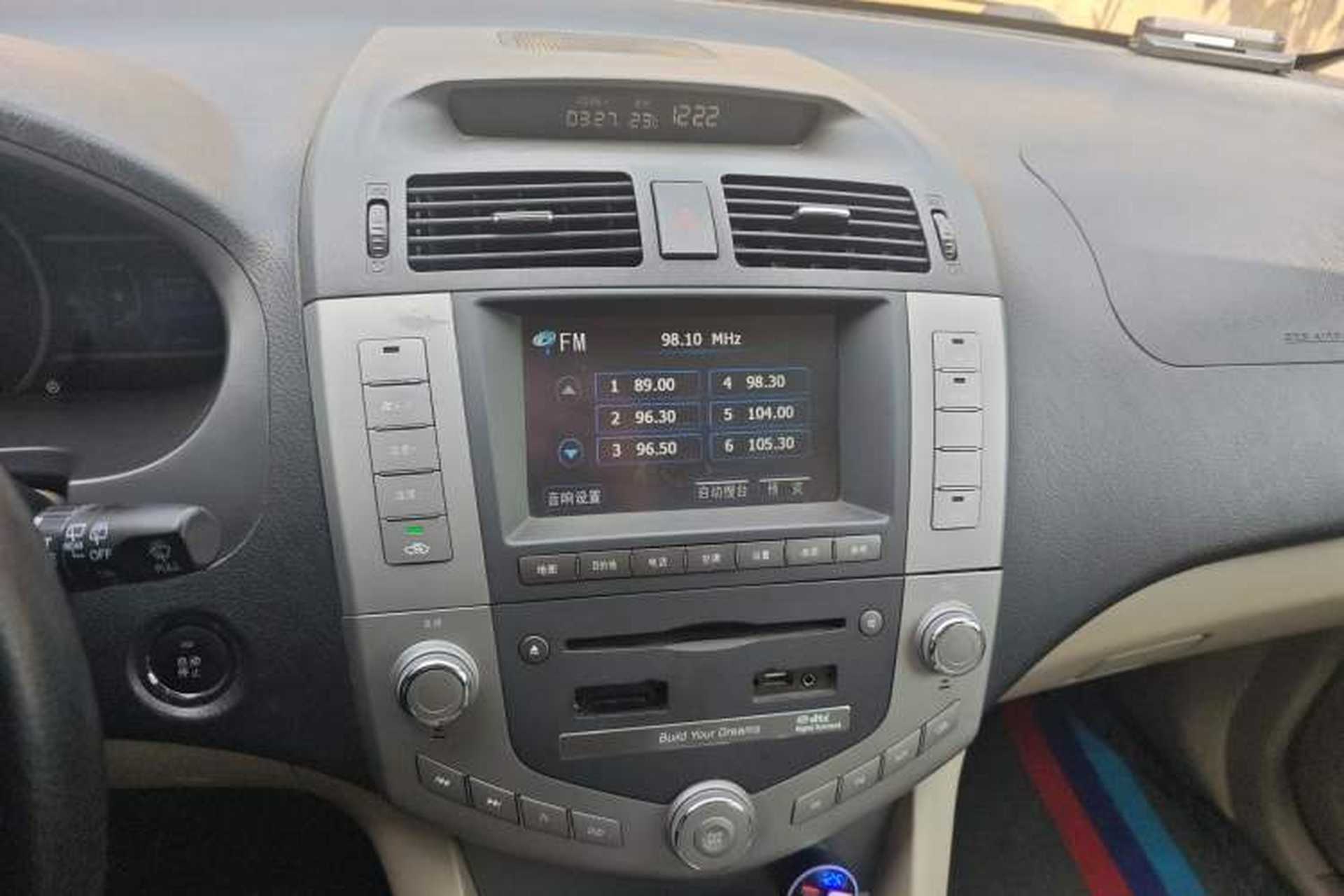 Used BYD S6 2013 Platinum Edition 2.0L Manual Luxury Model Audio And AC Panel