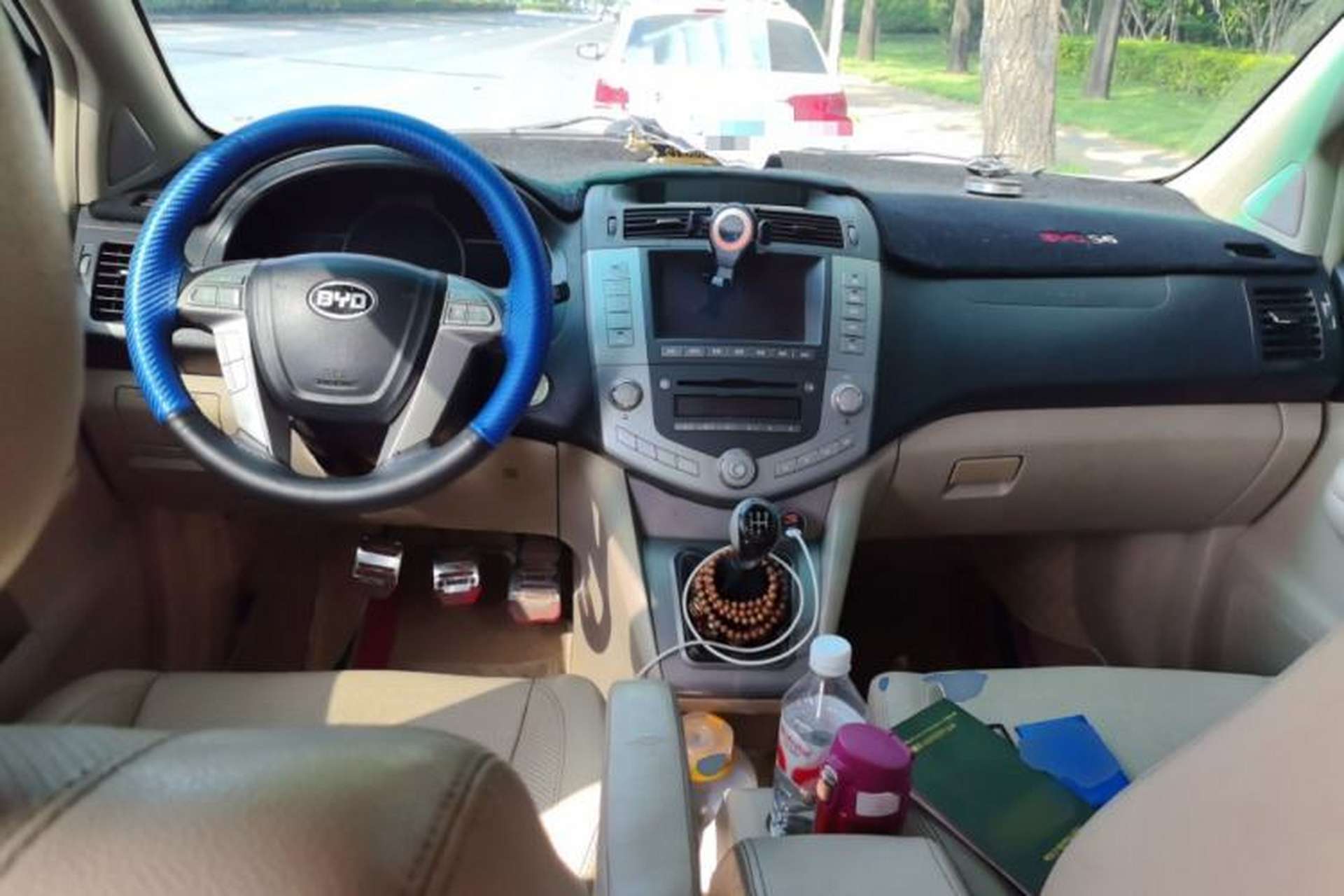 Used BYD S6 2013 Jingyue Edition 2.0L Manual Luxury Model 5 Seats Center Console
