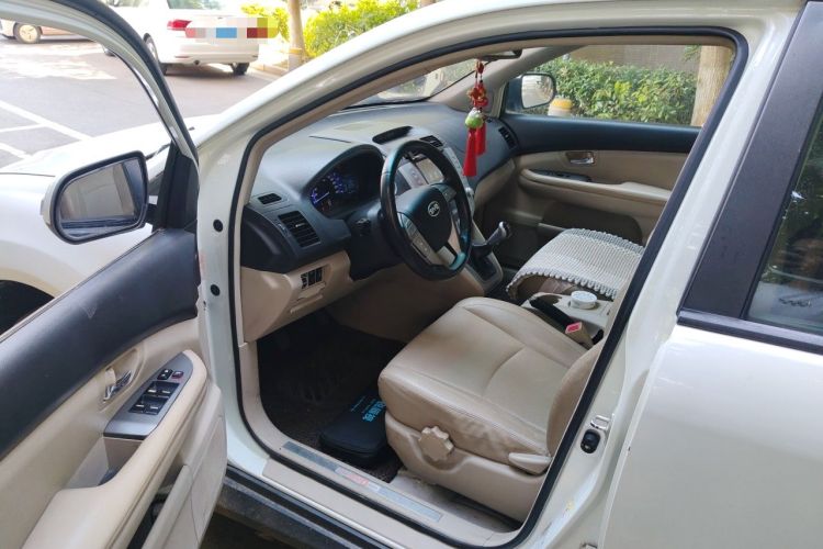 Used BYD S6 2013 Platinum Edition 2.0L Manual Luxury Model Driver Seat
