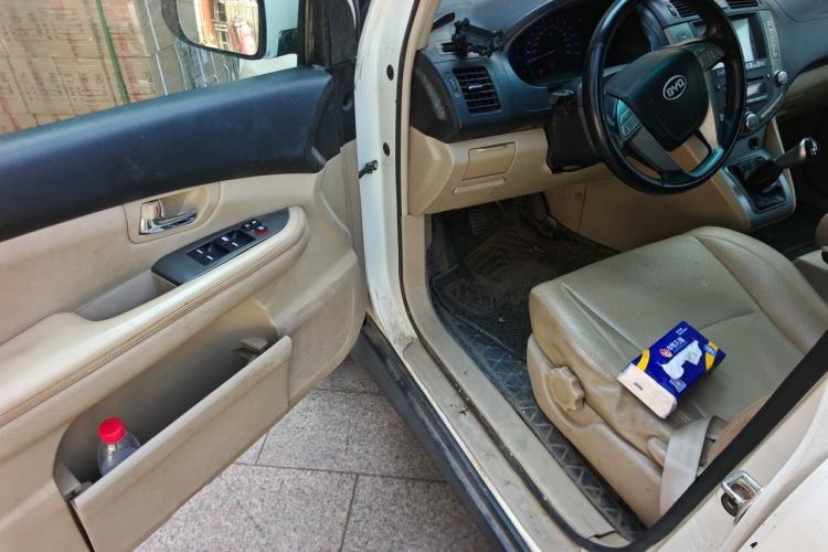 Used BYD S6 2013 Platinum Edition 2.0L Manual Luxury Model Driver Seat