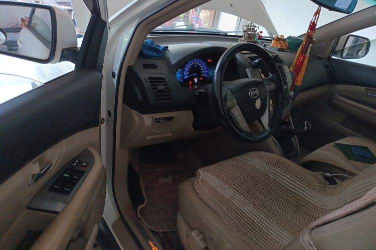 Used BYD S6 2013 Platinum Edition 2.0L Manual Luxury Model Driver Seat