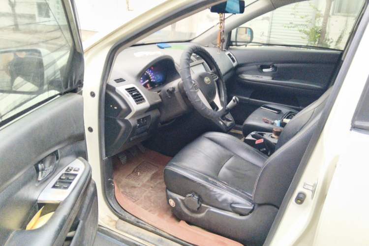 Used BYD S6 2013 Platinum Edition 2.0L Manual Luxury Model Driver Seat