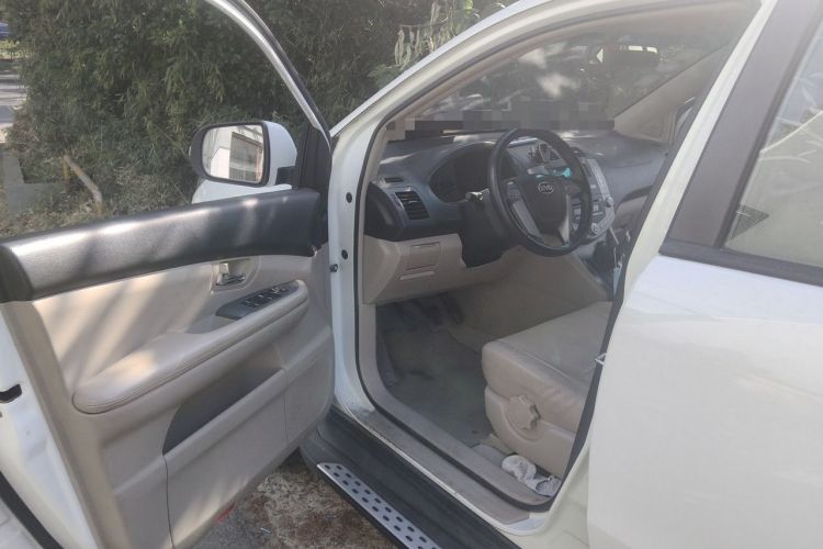 Used BYD S6 2013 Jingyue Edition 2.0L Manual Luxury Model 5 Seats Driver Seat