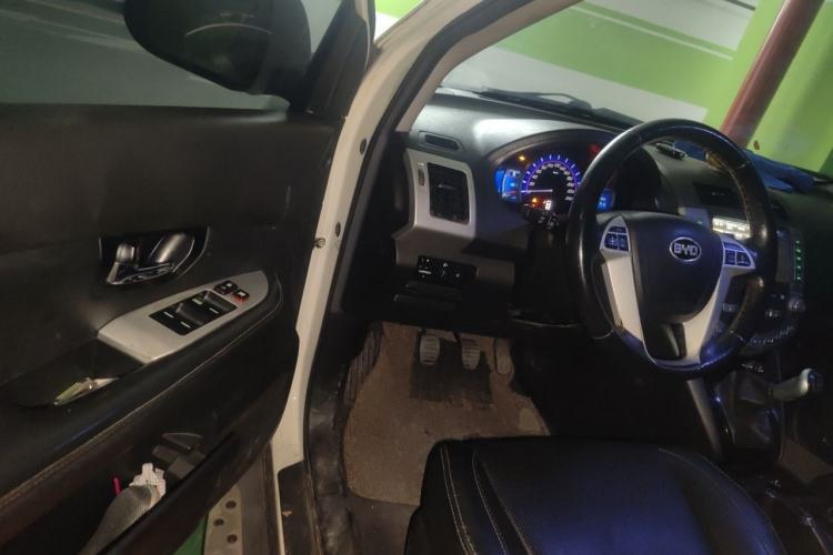 Used BYD S6 2013 Jingyue Edition 2.0L Manual Elite Model 5 Seats Driver Seat