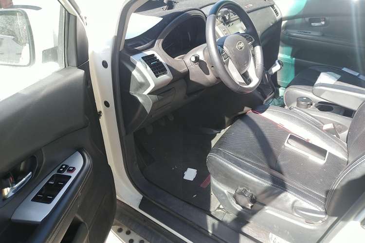 Used BYD S6 2013 Platinum Edition 2.0L Manual Luxury Model Driver Seat